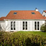 Ferienhaus Vissershuis 92 With Parking By Interhome *