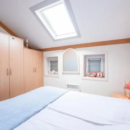 Vissershuis 92 With Parking By Interhome Vakantiehuis De Haan