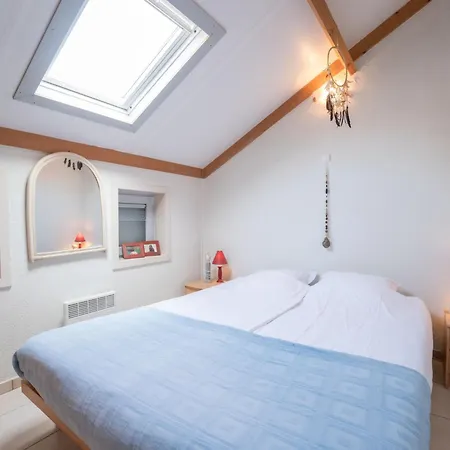 Vissershuis 92 With Parking By Interhome Vakantiehuis *