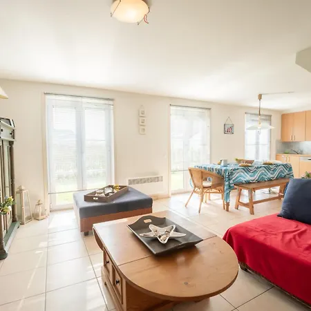 Vakantiehuis Vissershuis 92 With Parking By Interhome De Haan