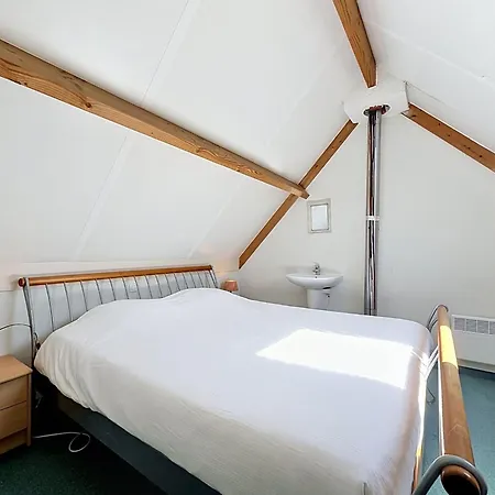 Vissershuis 92 With Parking By Interhome Feriehus *