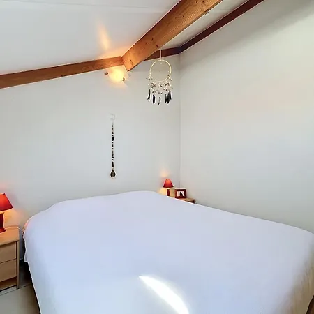 Vissershuis 92 With Parking By Interhome *