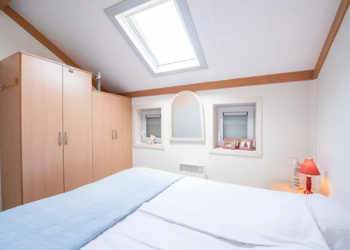 Vissershuis 92 With Parking By Interhome Vakantiehuis De Haan