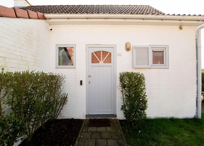 Vissershuis 92 With Parking By Interhome Vakantiehuis